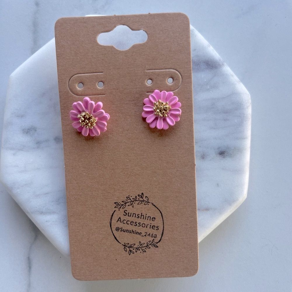 5/$25 DAISY TINY STUD